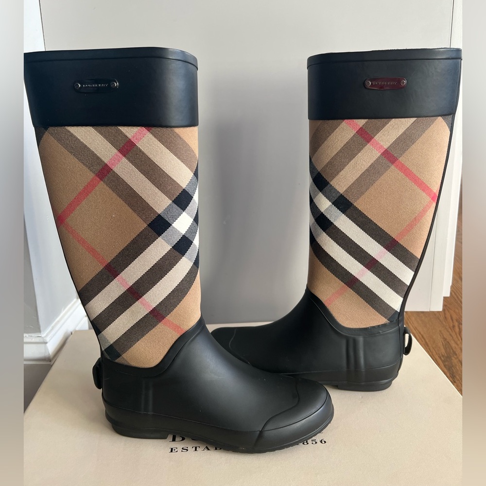 Barely Worn Burberry Rainboots